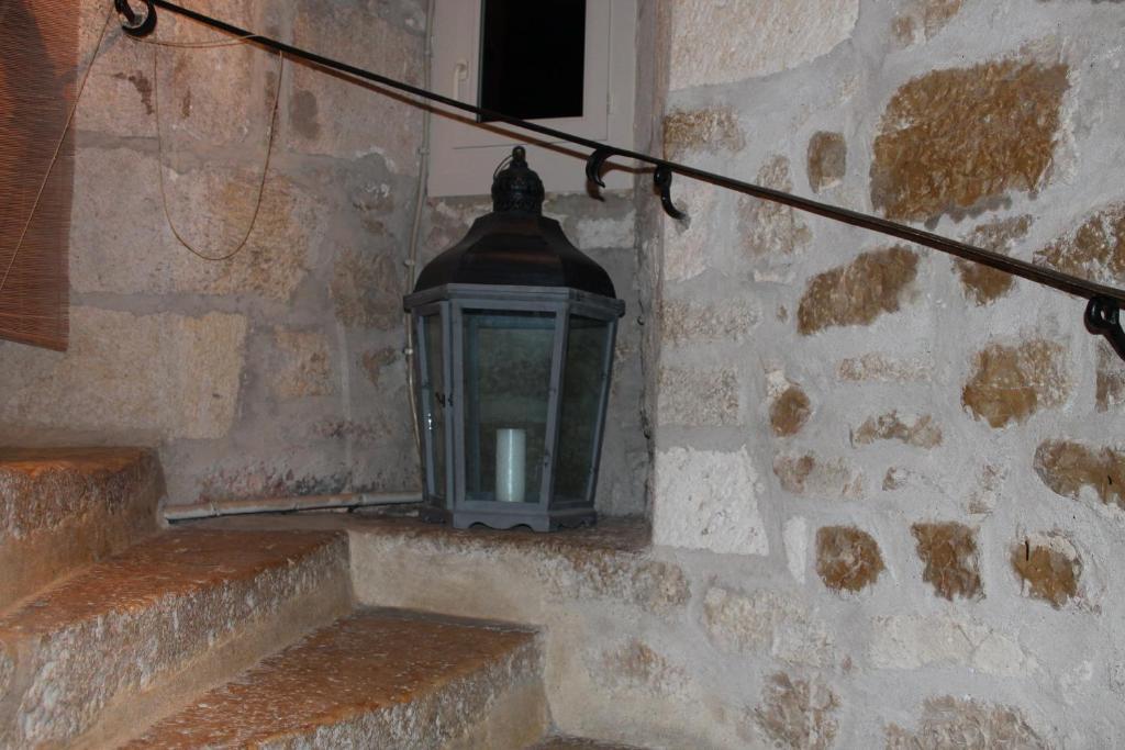 Logis Hotels- Auberge De La Tour - Hotel Et Restaurant Sauzet  Екстер'єр фото