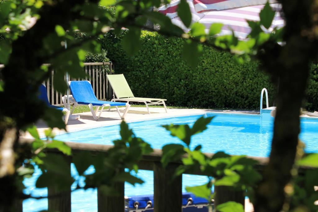 Logis Hotels- Auberge De La Tour - Hotel Et Restaurant Sauzet  Номер фото