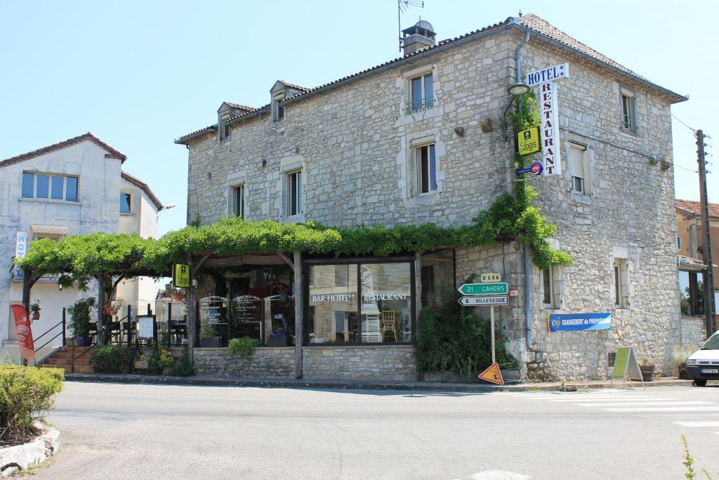 Logis Hotels- Auberge De La Tour - Hotel Et Restaurant Sauzet  Екстер'єр фото